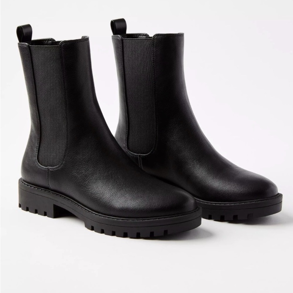 LOFT Black Chelsea Lug Sole Ankle Boots